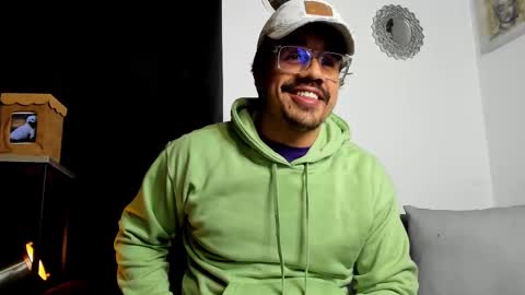 Snapshot of nipsfetich chatting on 03/01/25, 05:20 Steven online show from 03/01/25, 05:20