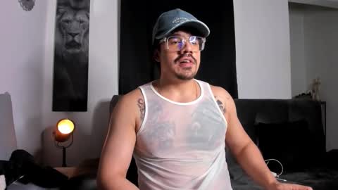 Snapshot of nipsfetich chatting on 10/17/25, 04:04 Steven online show from 10/17/25, 04:04