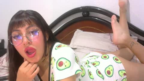 Snapshot of nirit3183 chatting on 03/07/25, 08:00 Daph J online show from 03/07/25, 08:00