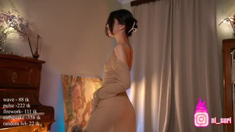 Suri online show from 12/05/24, 01:49