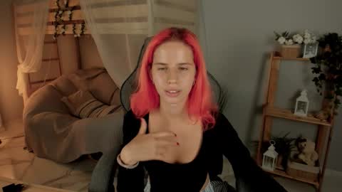 Snapshot of nitanihil chatting on 10/21/25, 07:47 Nita online show from 10/21/25, 07:47