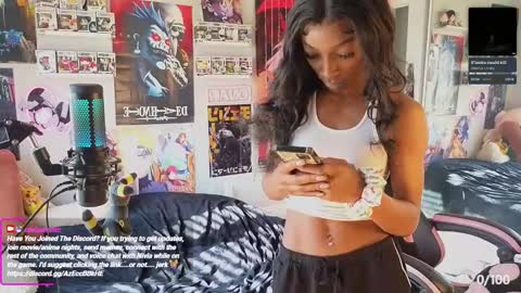 Snapshot of niviawolfe chatting on 12/04/24, 05:11 NIVIA WOLFE online show from 12/04/24, 05:11