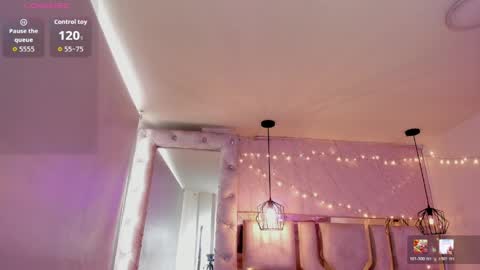 Snapshot of nix_boobs chatting on 04/04/26, 07:00 V I C T O R I A online show from 04/04/26, 07:00