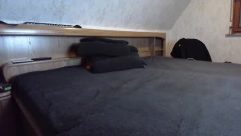 Snapshot of nixan85 chatting on 02/02/25, 10:06 nixan85 online show from 02/02/25, 10:06