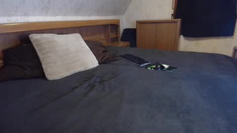 nixan85 online show from 01/12/26, 06:07