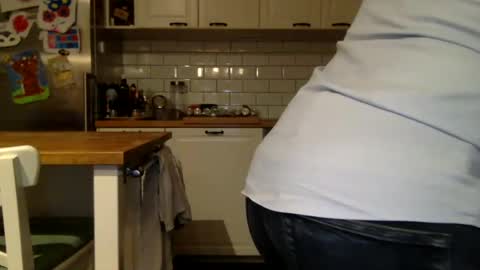 Snapshot of nixomuc chatting on 03/10/25, 07:50 nixomuc online show from 03/10/25, 07:50