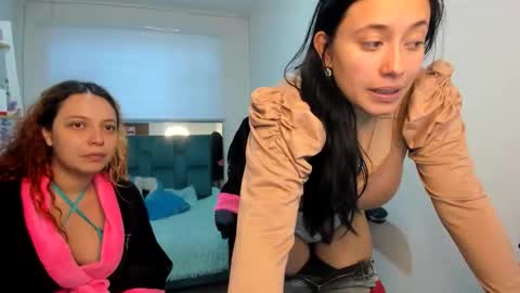 nixy_fresa online show from 10/06/25, 11:29