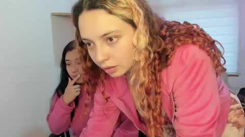 nixy_fresa online show from 10/10/25, 11:31