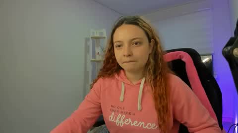 nixy_fresa online show from 10/15/25, 11:10