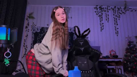 Snapshot of nloraaa chatting on 01/12/25, 06:05 Tears Lora online show from 01/12/25, 06:05