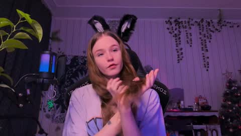 Snapshot of nloraaa chatting on 01/19/25, 12:06 Tears Lora online show from 01/19/25, 12:06