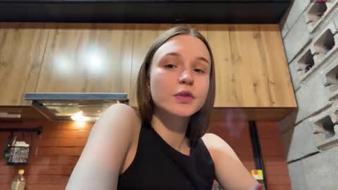 Snapshot of nloraaa chatting on 11/21/25, 01:54 Tears Lora online show from 11/21/25, 01:54