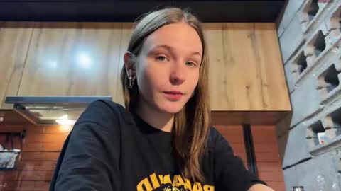 Snapshot of nloraaa chatting on 12/05/25, 01:36 Tears Lora online show from 12/05/25, 01:36