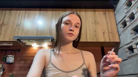 Snapshot of nloraaa chatting on 12/14/25, 12:43 Tears Lora online show from 12/14/25, 12:43