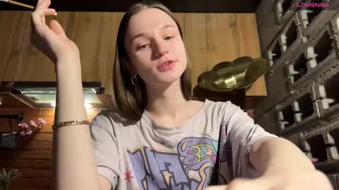 Snapshot of nloraaa chatting on 01/12/26, 01:44 Tears Lora online show from 01/12/26, 01:44