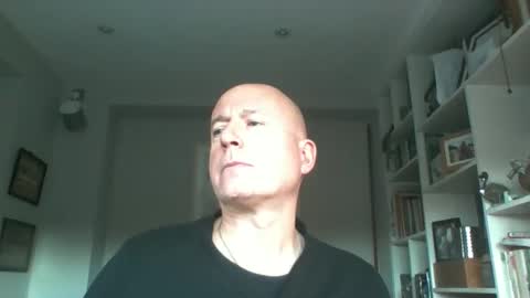 Snapshot of nmmm124347 chatting on 11/25/25, 03:01 nmmm124347 online show from 11/25/25, 03:01