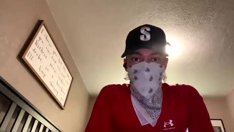 Snapshot of no_face_no_case01 chatting on 12/13/25, 10:37 no_face_no_case01 online show from 12/13/25, 10:37