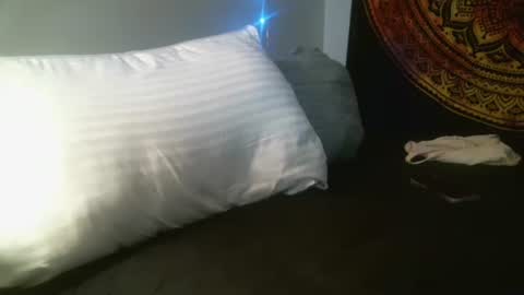 Leah online show from 02/19/25, 03:16