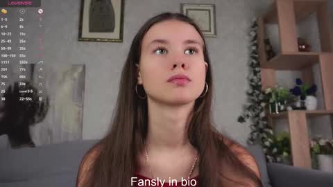 Snapshot of no_money_no_problem chatting on 11/10/25, 01:04 Xany online show from 11/10/25, 01:04