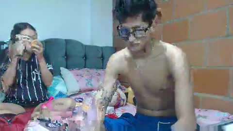 NoaandArez online show from 11/21/25, 09:52