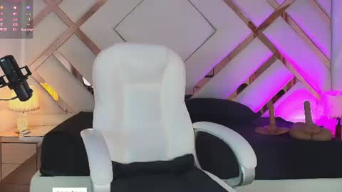 Snapshot of noa_butterfly_ chatting on 06/24/26, 11:42 online show from 06/24/26, 11:42