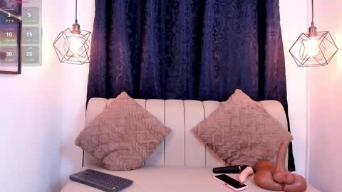 NATHALIA MORENO online show from 10/30/25, 12:17