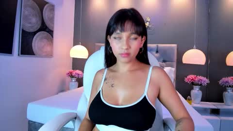 NoaDream  online show from 11/17/25, 03:18