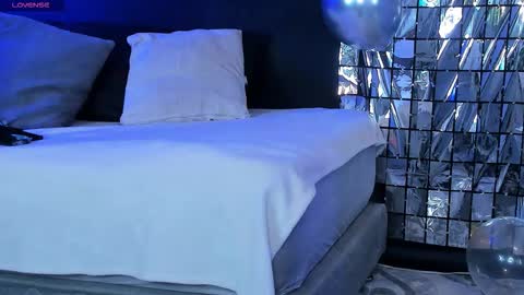 Noah  online show from 11/18/25, 03:45