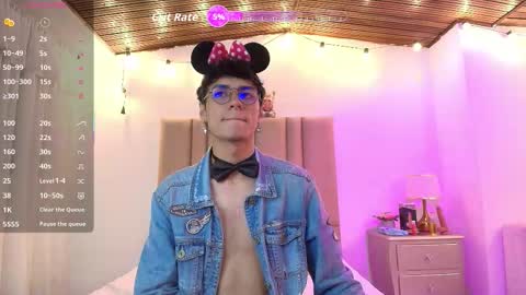 Snapshot of noah_clark_nom chatting on 10/16/25, 04:24 Noah online show from 10/16/25, 04:24