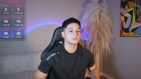 Snapshot of noah_clarkk chatting on 07/10/26, 05:37 Noah online show from 07/10/26, 05:37