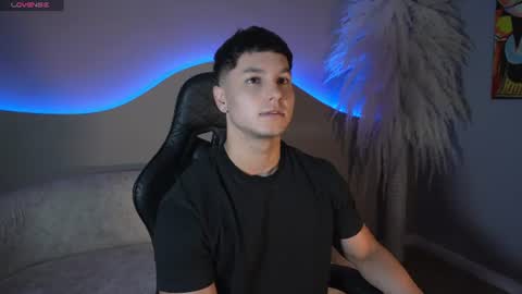 Snapshot of noah_clarkk chatting on 07/11/26, 05:48 Noah online show from 07/11/26, 05:48