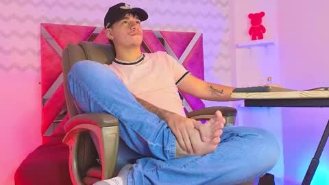 NOAH  online show from 01/12/25, 01:21