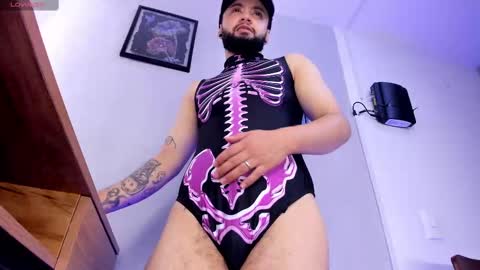 noah_devil_ online show from 11/14/25, 02:54