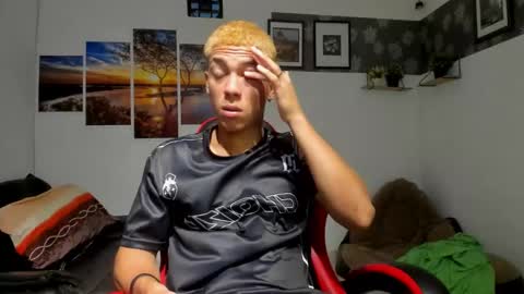 Snapshot of noah_flynn1 chatting on 09/30/25, 04:50 noah_flynn1 online show from 09/30/25, 04:50