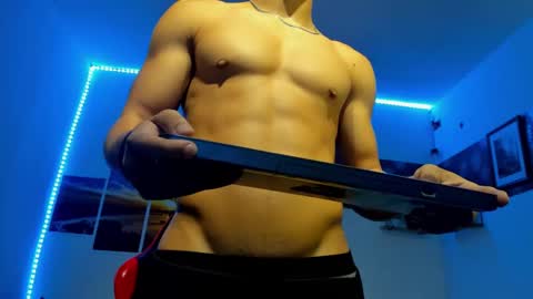 Snapshot of noah_flynn1 chatting on 10/17/25, 08:39 noah_flynn1 online show from 10/17/25, 08:39