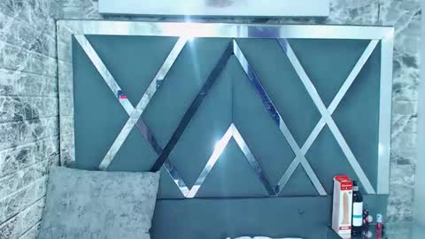 Snapshot of noah_greyhh chatting on 10/28/25, 02:20 Noah online show from 10/28/25, 02:20