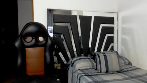 Noah Harris01 online show from 09/10/25, 09:53