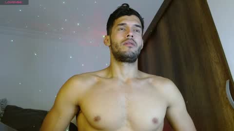 Snapshot of noah_jhonsonn chatting on 12/17/24, 11:28 Noah online show from 12/17/24, 11:28