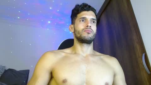 Snapshot of noah_jhonsonn chatting on 12/20/24, 11:43 Noah online show from 12/20/24, 11:43