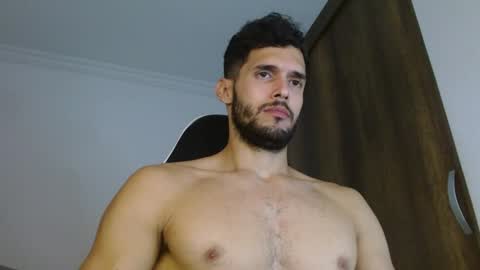 Snapshot of noah_jhonsonn chatting on 01/14/25, 03:57 Noah online show from 01/14/25, 03:57