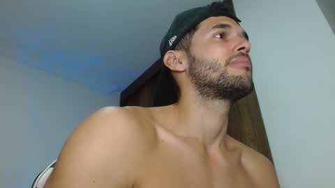 Snapshot of noah_jhonsonn chatting on 01/22/25, 11:01 Noah online show from 01/22/25, 11:01