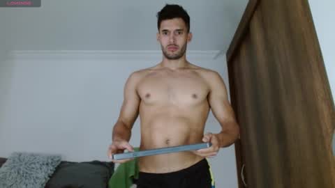 Snapshot of noah_jhonsonn chatting on 02/10/25, 01:22 Noah online show from 02/10/25, 01:22