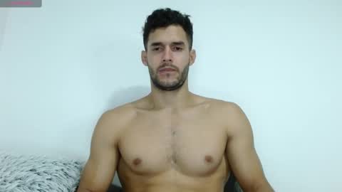 Snapshot of noah_jhonsonn chatting on 02/12/25, 10:35 Noah online show from 02/12/25, 10:35