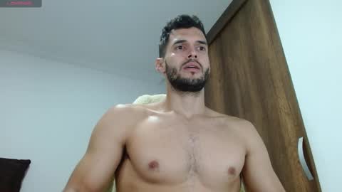 Snapshot of noah_jhonsonn chatting on 02/22/25, 11:02 Noah online show from 02/22/25, 11:02