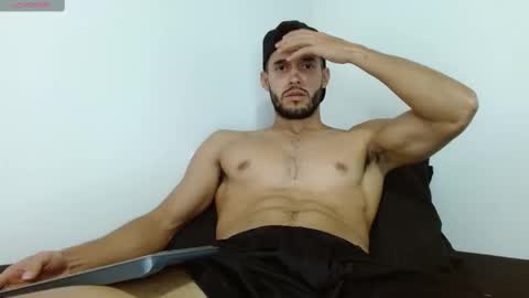 Snapshot of noah_jhonsonn chatting on 02/25/25, 05:25 Noah online show from 02/25/25, 05:25