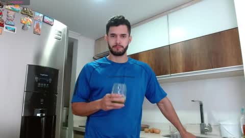 Snapshot of noah_jhonsonn chatting on 03/01/25, 12:45 Noah online show from 03/01/25, 12:45