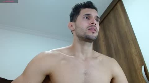 Snapshot of noah_jhonsonn chatting on 03/07/25, 03:39 Noah online show from 03/07/25, 03:39