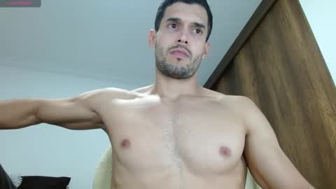 Snapshot of noah_jhonsonn chatting on 03/08/25, 11:28 Noah online show from 03/08/25, 11:28