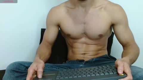 Snapshot of noah_jhonsonn chatting on 03/12/25, 05:28 Noah online show from 03/12/25, 05:28