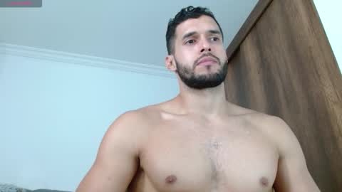 Snapshot of noah_jhonsonn chatting on 10/09/25, 01:31 Noah online show from 10/09/25, 01:31